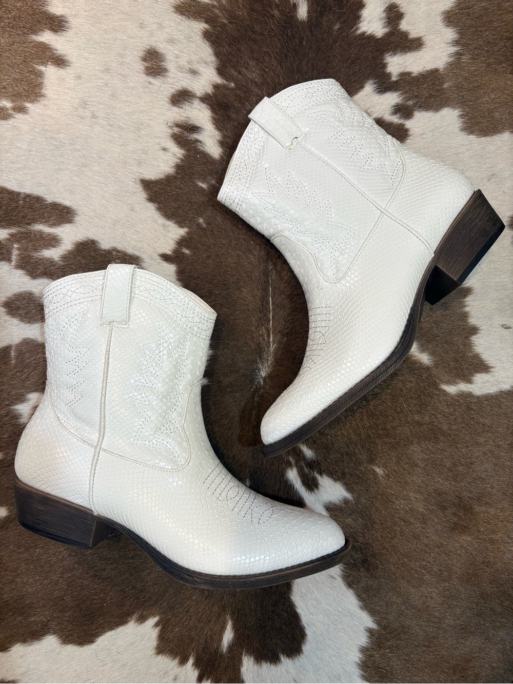 Coconuts by Matisse White Textured Western Ankle Booties